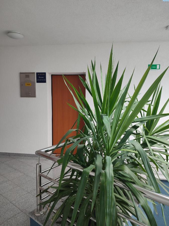 E&t **** Apartment *